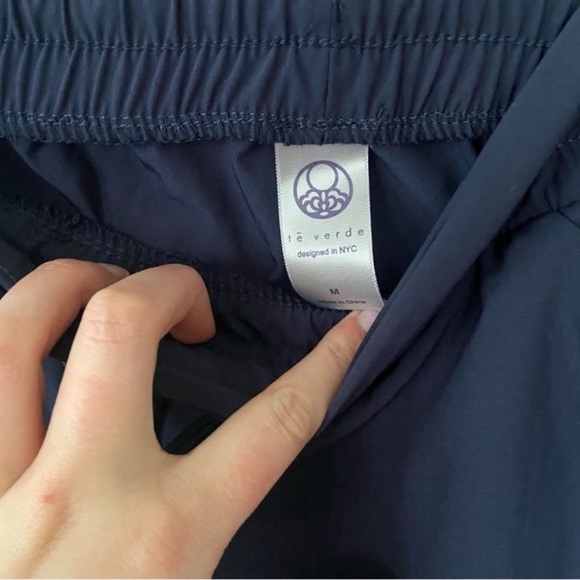 Te Verde Shorts - Picture 3 of 5